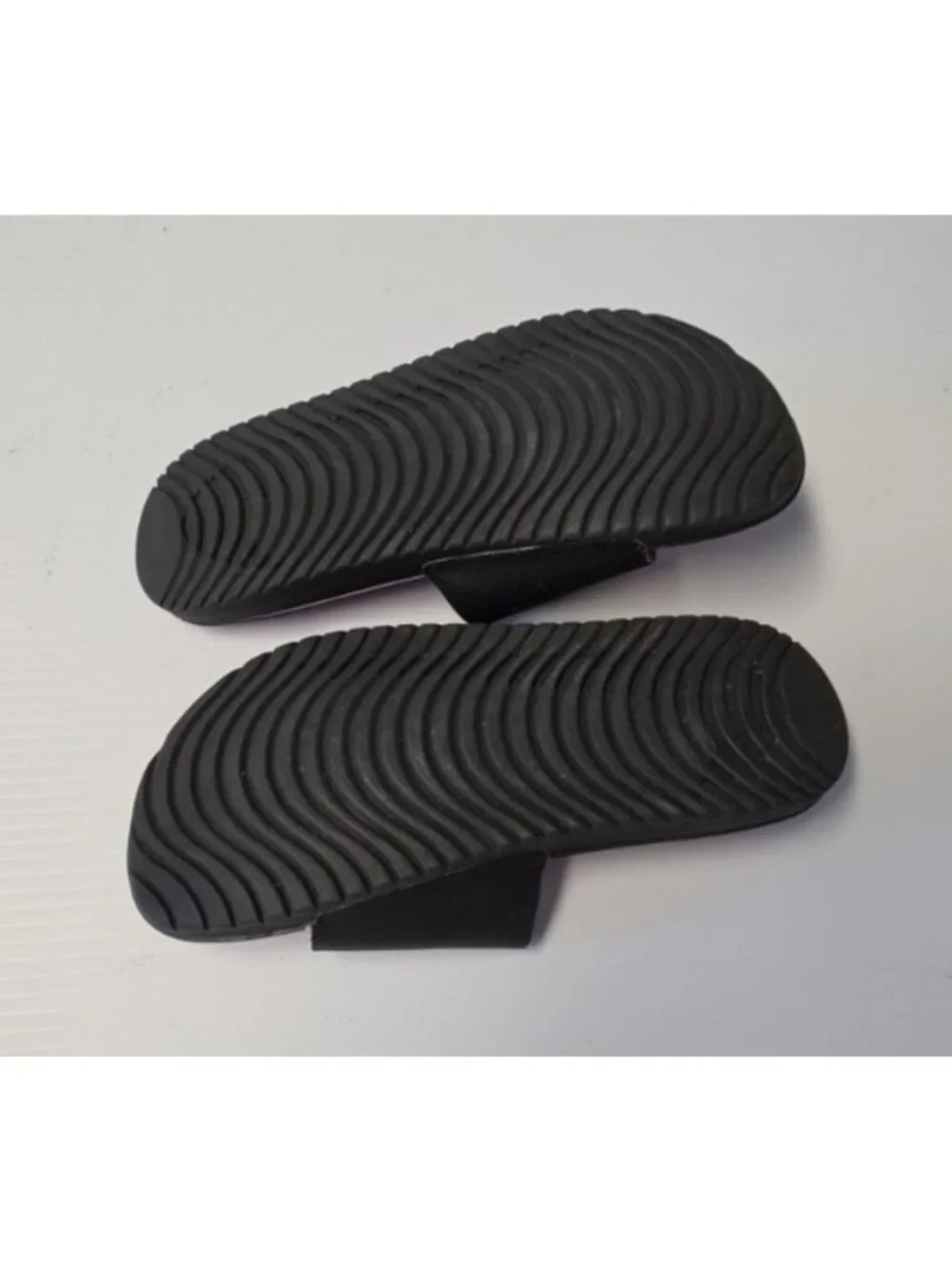Kids Youth Nike Kawa Slides Size 6Y Black & Pink